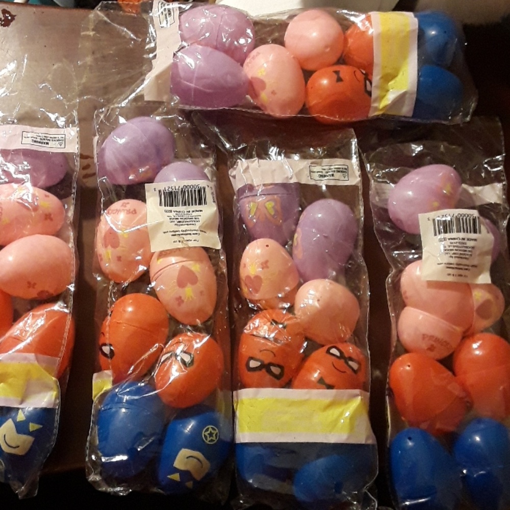 40 Super Hero & Princess Plastic Easter Eggs